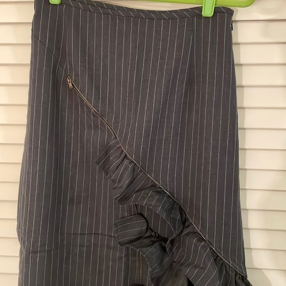 𝅺JON Skirt Cascading Zip Ruffles in Classic Yet Artsy & Contemporary Look - Picture 2 of 8